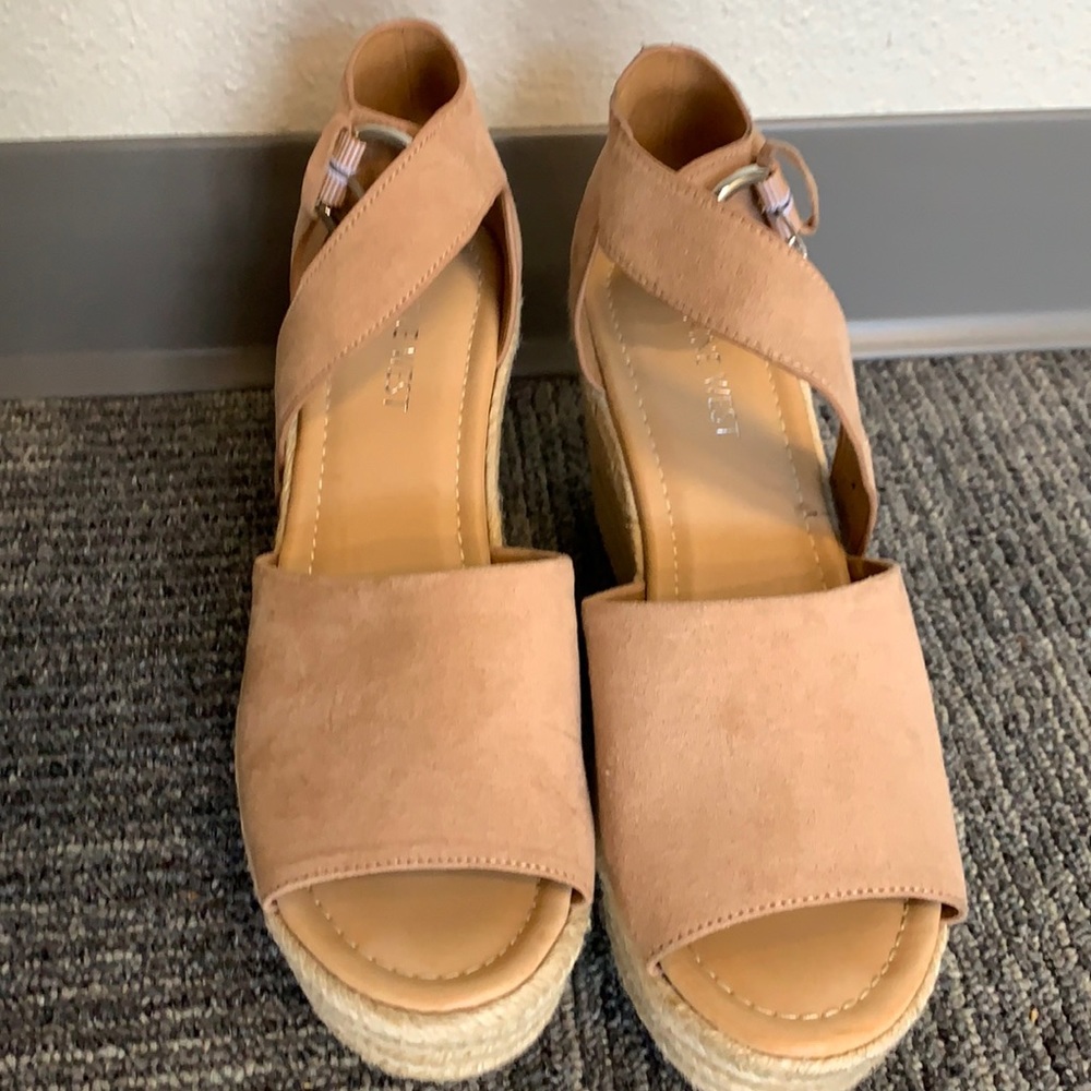 Nude Wedges